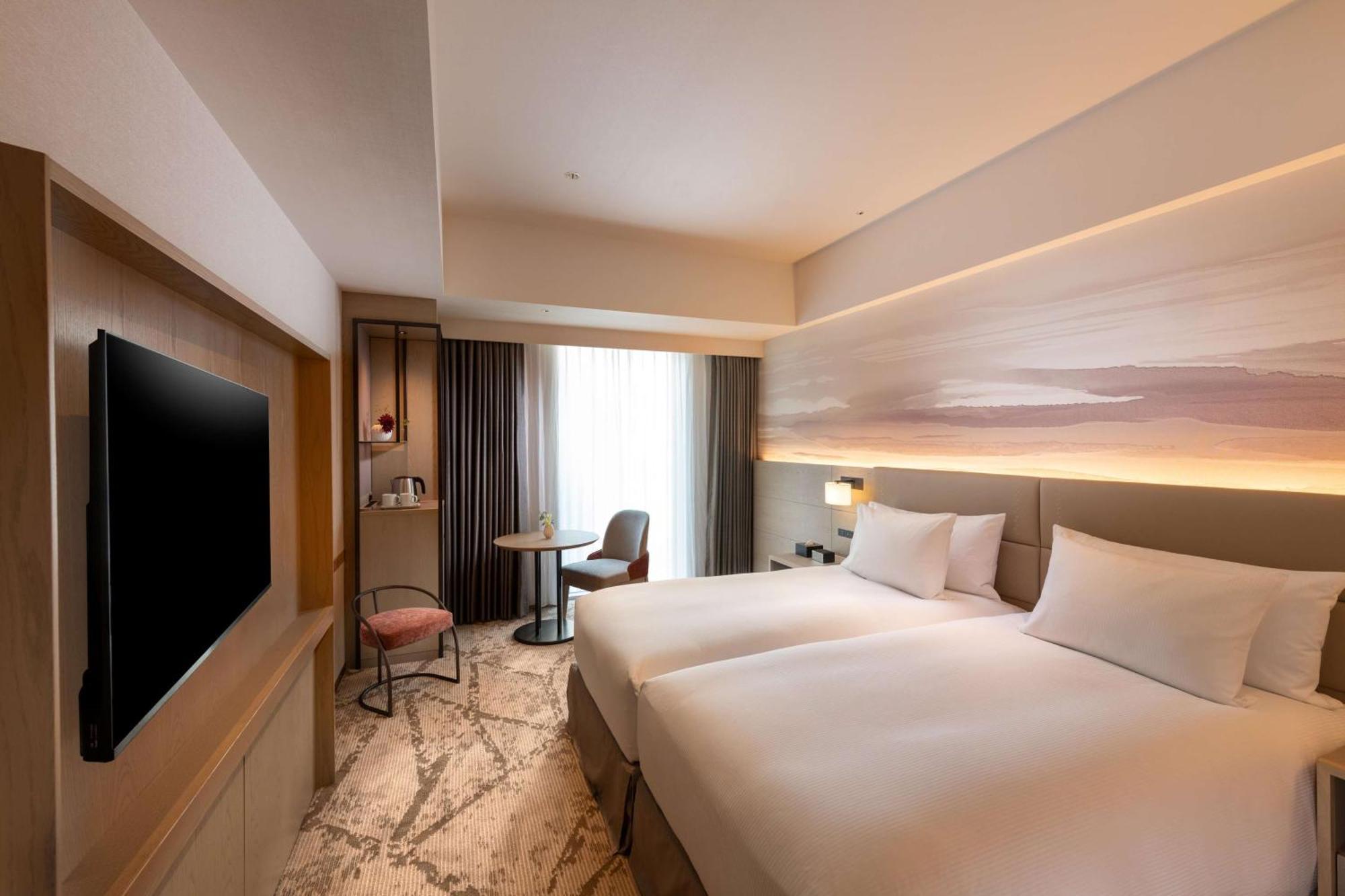 Hotel Doubletree By Hilton Toyama Station Esterno foto